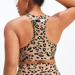 Fabletics Sports Bra Womens Size XS On-The-Go Medium Impact in Dessert Wavy Leo